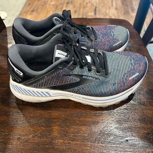 Women’s Brooks Adrenaline GTS 22 Running Shoes Size 7.5
